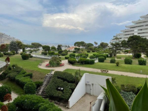 Marina baie des anges, beach downstairs, charming apartment with sea and garden view
